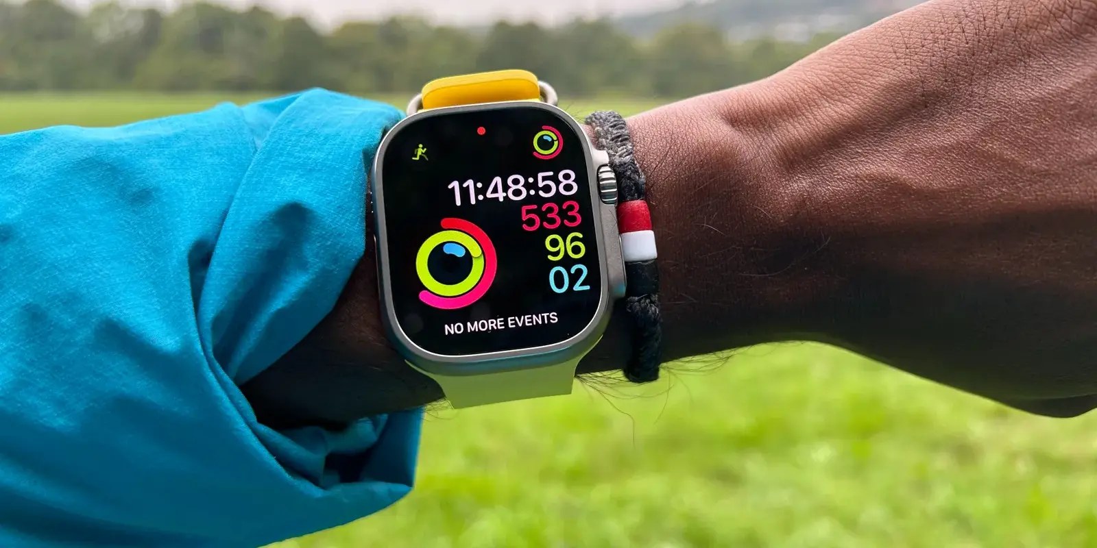 В watchOS 26 появится поддержка сторонних виджетов в Центре управления 1 apple watch ultra hike.jpg