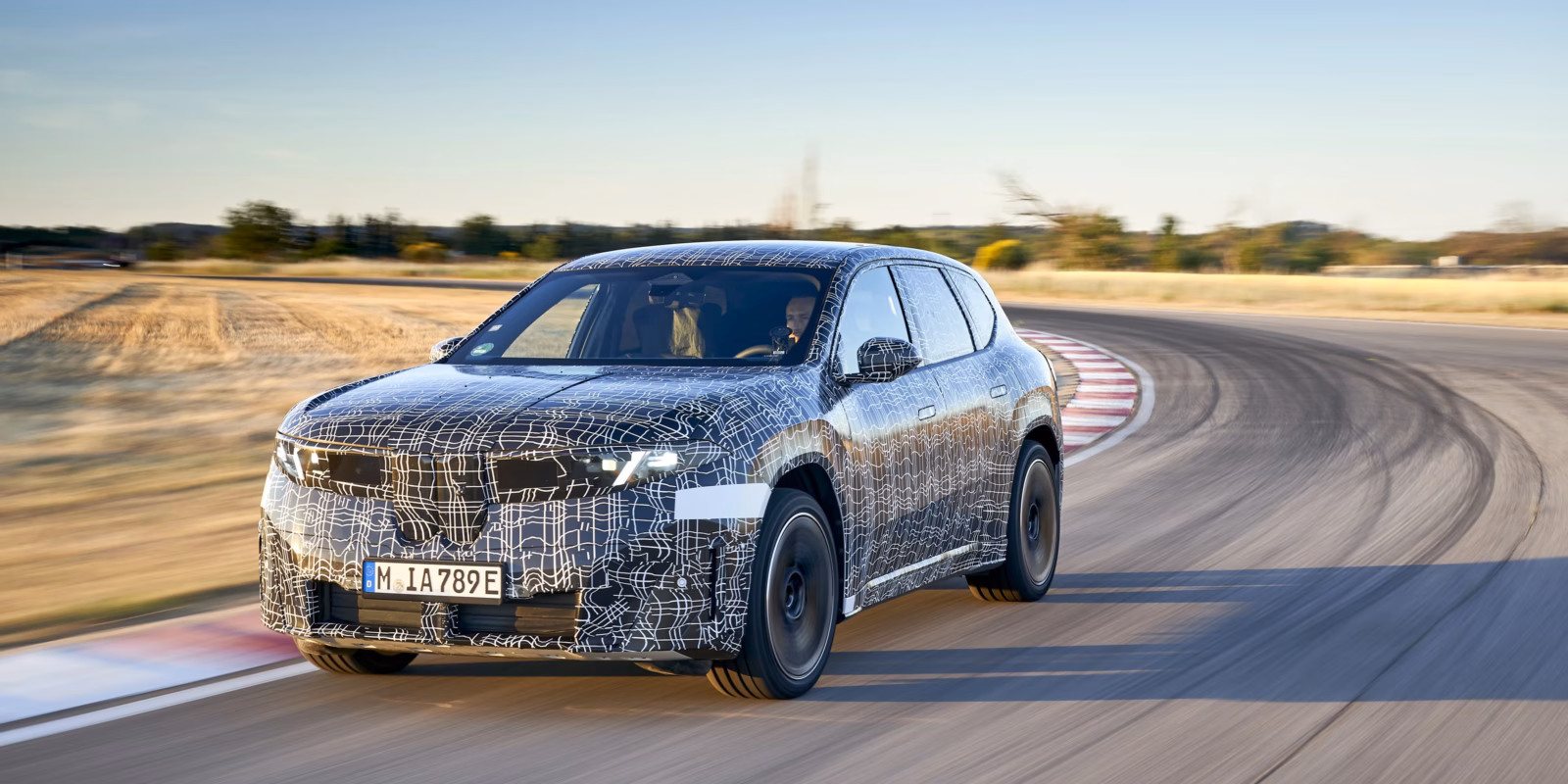 BMW научила машины автоматически включать поворотники BMW научила машины автоматически включать поворотники