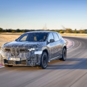 BMW научила машины автоматически включать поворотники