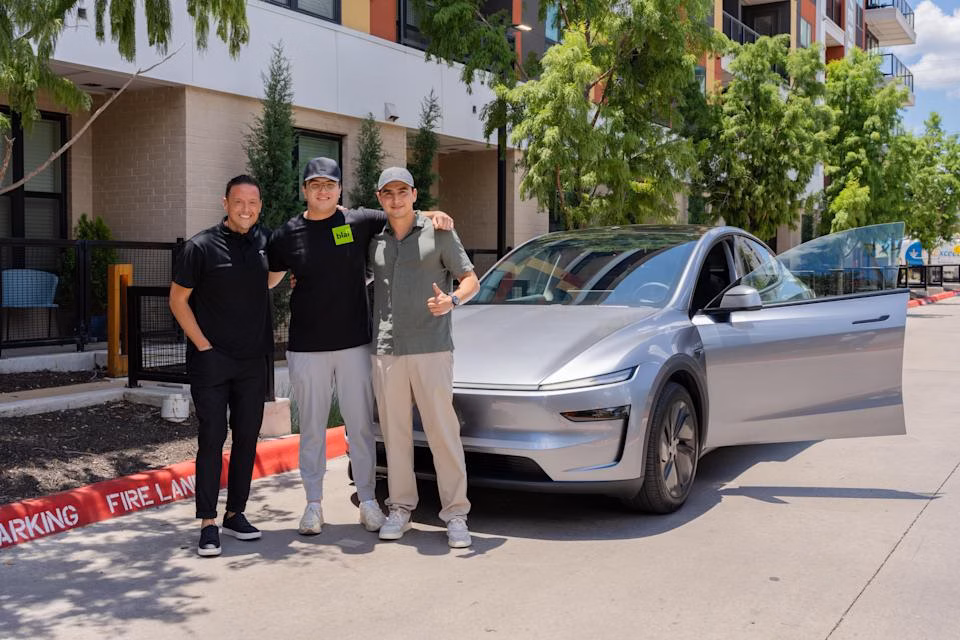 Tesla доставила автомобиль покупателю без водителя 1 de74ecd0 5435 11f0 bfcd 4788ddf40e7a