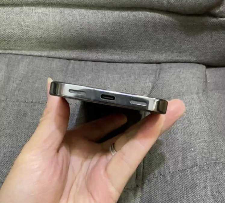 В сети появились снимки прототипа Google Pixel 10 Pro и ключевые характеристики 19 google pixel 10 pro prototype live shot 5