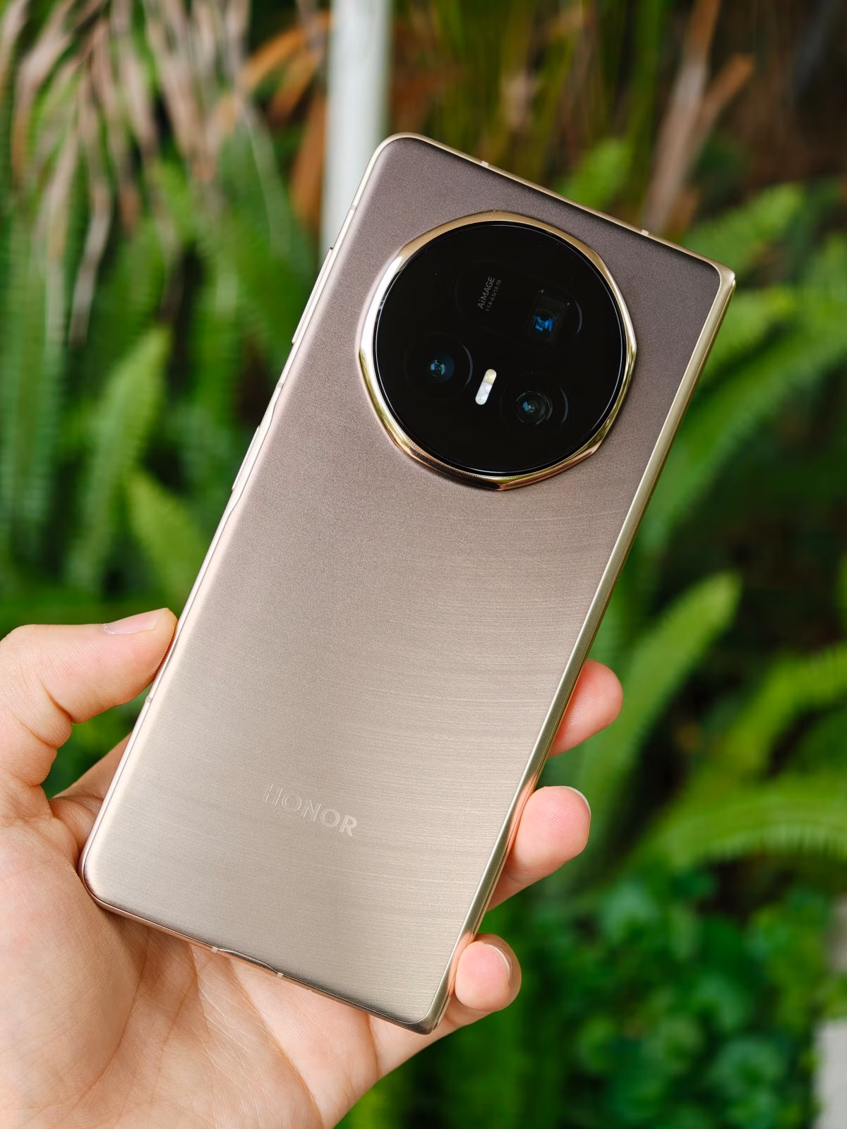 Honor Magic V5 показали на живых фотографиях 7 gsmarena 002 8