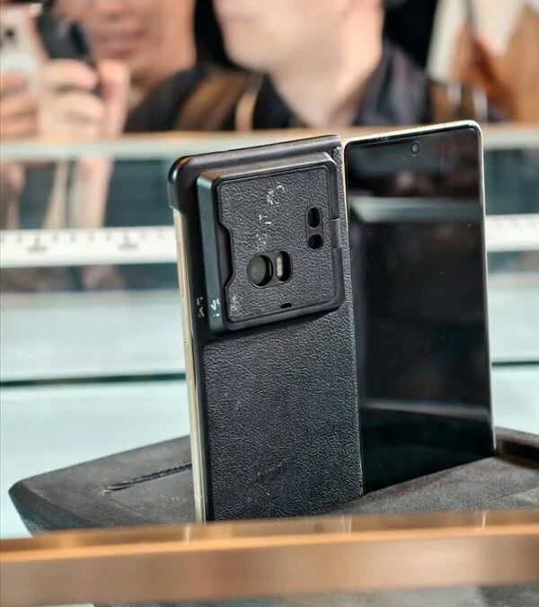 honor magic v5 showcased in a protective shell