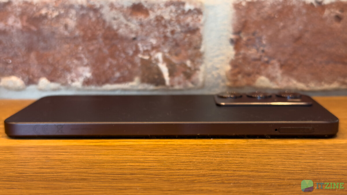 Обзор Realme C75: недорогой «народный» смартфон с защитой как у флагманов 59 realme c75 itzine.ru 06