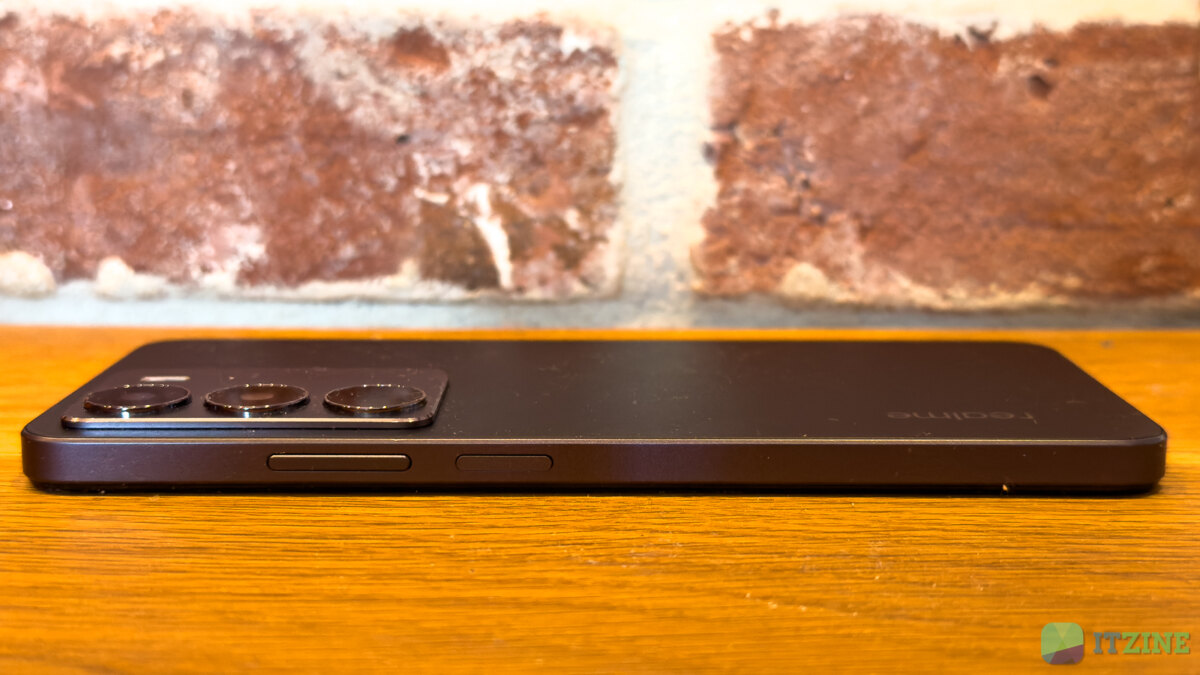 Обзор Realme C75: недорогой «народный» смартфон с защитой как у флагманов 61 realme c75 itzine.ru 08