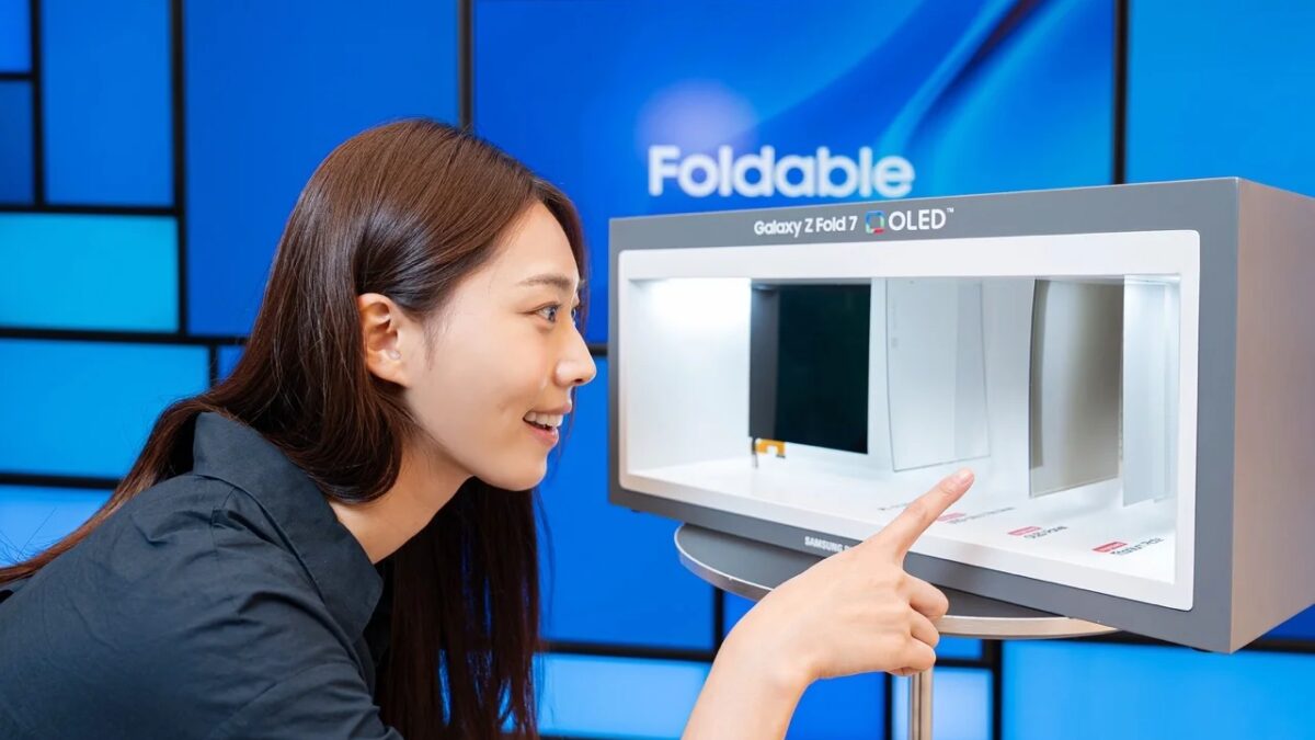 Samsung заявила о ресурсе в 500 000 складываний у панели Galaxy Z Fold 7 11 3 2