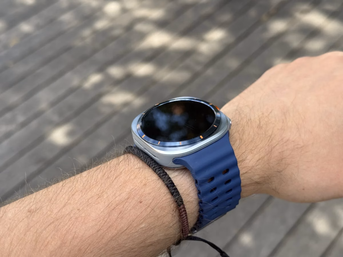 galaxy watch ultra 2025 3 1536x1152.jpg