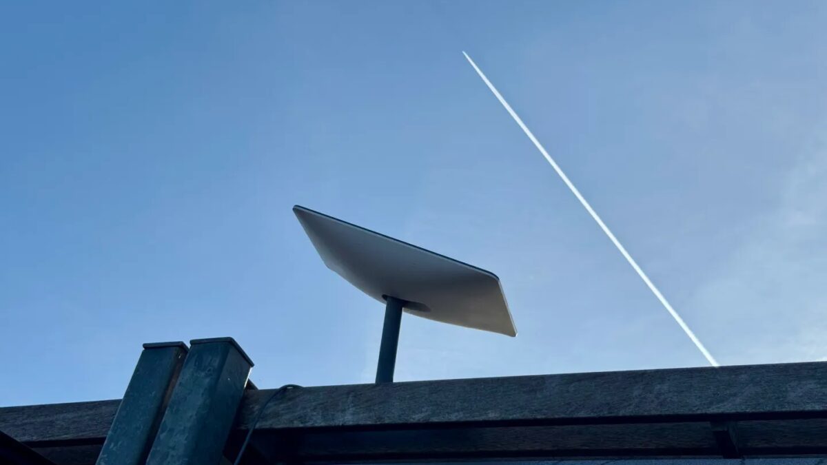 Starlink восстановил работу после масштабного сбоя 1 starlink dish jet.jpg