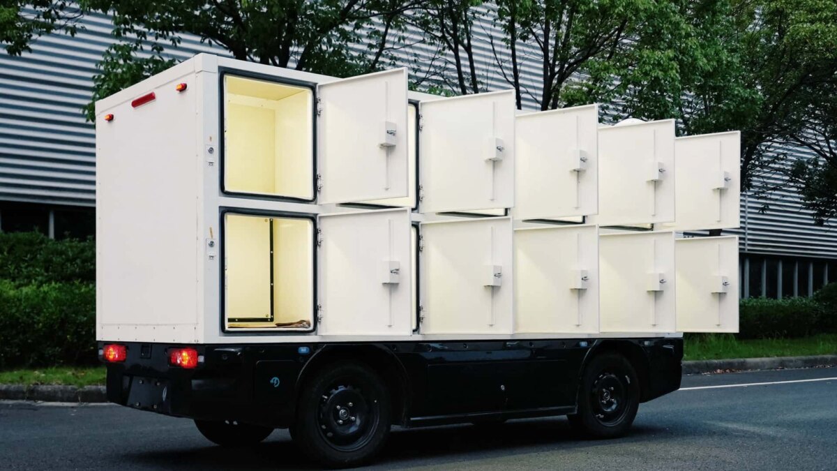 Робот-доставщик Robomart обещает доставку за $3 без чаевых и наценок 3 robomart rm5 autonomous delivery robot 2