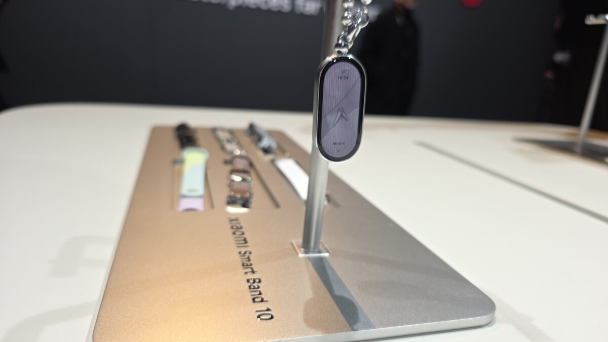 Xiaomi выпустила Smart Band 10 Glimmer Edition на глобальном рынке 2 20250924 163405 scaled 1