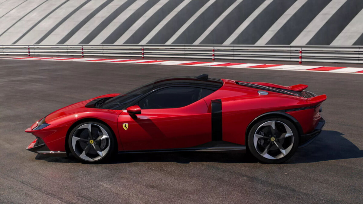 Ferrari представила новый среднемоторный спорткар 849 Testarossa с гибридным V8 14 4377384