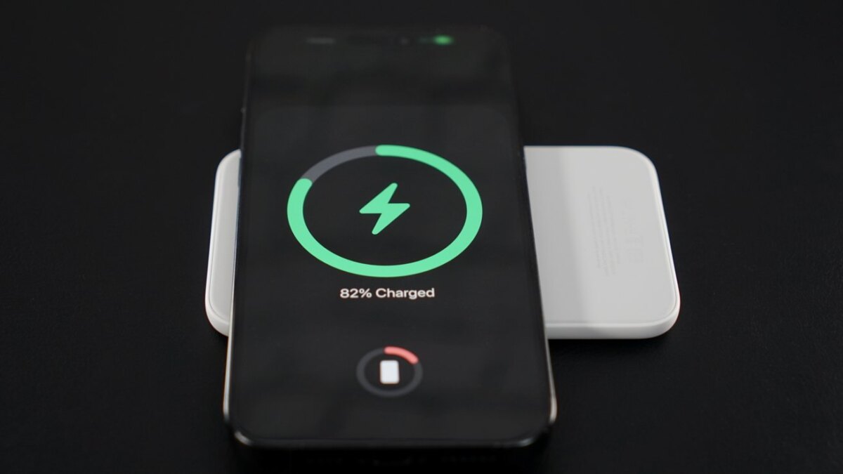 MagSafe Battery Air не заряжает iPhone 17 Pro — проверили 6 65075 135860 magsafe sideways