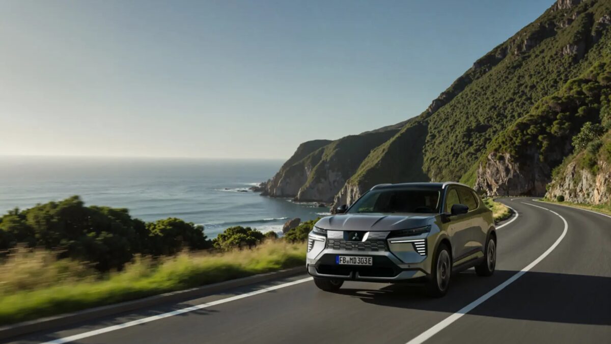 Представлен новый Mitsubishi Eclipse Cross: электрический кроссовер на базе Renault Scenic 12 85fe77d84f7120bd5d7714546dc6267a65b3d1d5.png