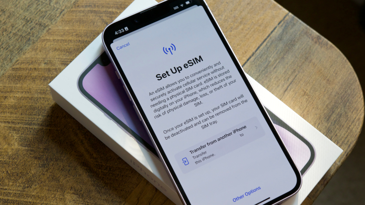 Что такое eSIM и правда ли, что она лучше физической SIM-карты? 9 apple iphone 14 hands on 11