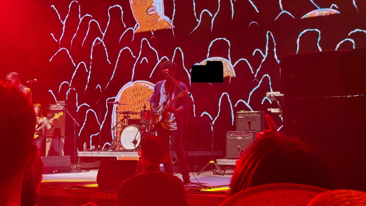 У iPhone Air и iPhone 17 Pro Max выявили сбой камеры — фото появляются с чёрными прямоугольниками 3 Одна из фотографий с видимым дефектом, сделанная на iPhone Air. | Автор изображения: Henry T. Casey/CNN