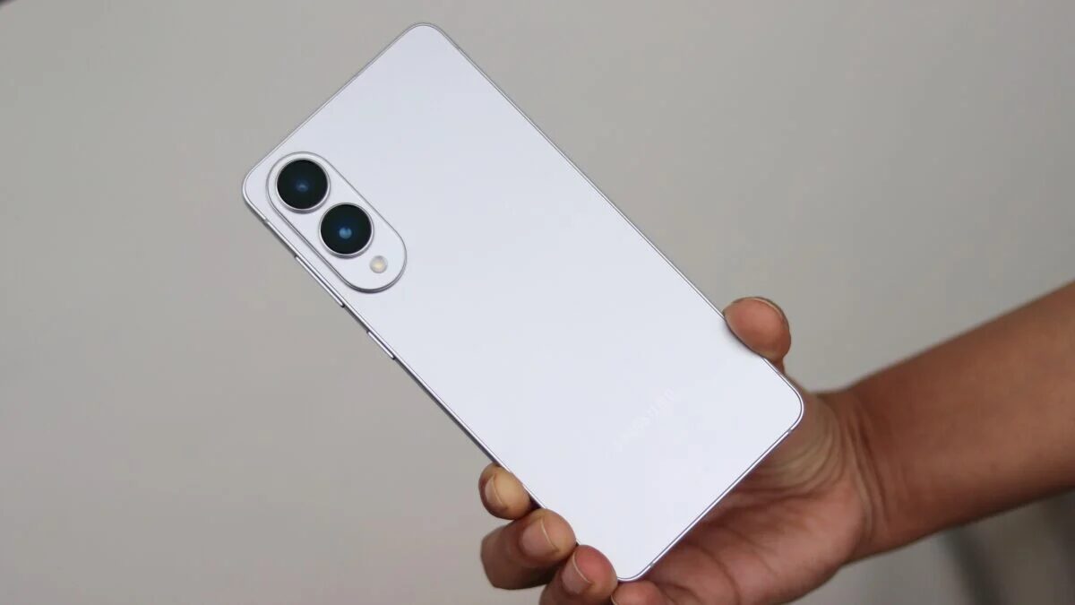 Задняя панель смартфона Samsung Galaxy S25 Edge: двойная камера и дизайн корпуса