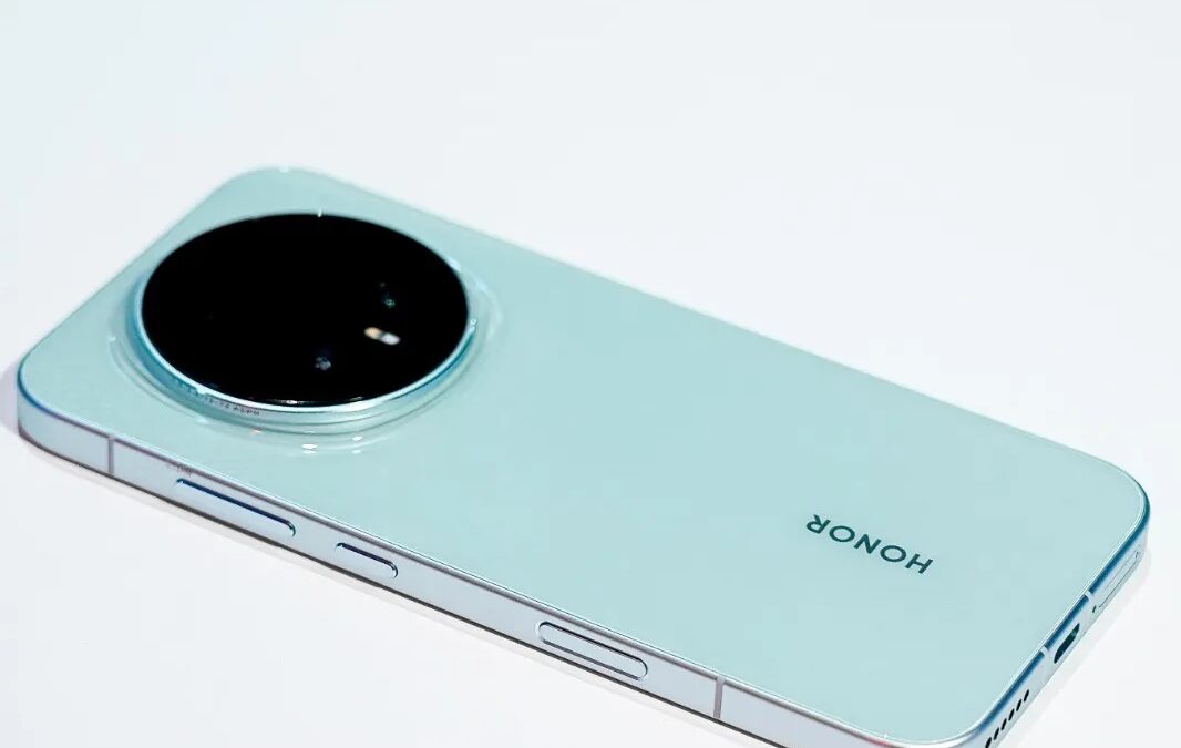 Honor Magic 8 Pro получит отдельную кнопку для ИИ и новый процессор Snapdragon 8 honor magic 8 pro exclusive verge2.jpeg