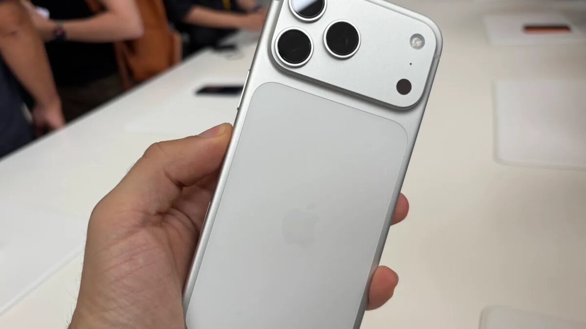 Первый взгляд на iPhone 17 Pro и 17 Pro Max: новый дизайн и процессор A19 Pro 13 img 0136