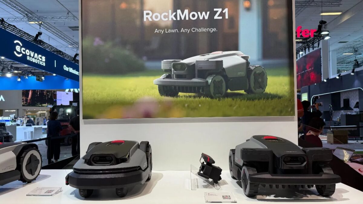Роботы-газонокосилки RockMow Z1 на выставке