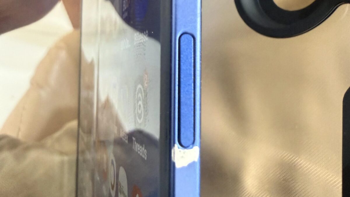 У Samsung Galaxy Z Fold 7 облезает краска на корпусе 6 xiaomi 15t pro 5.jpg 1