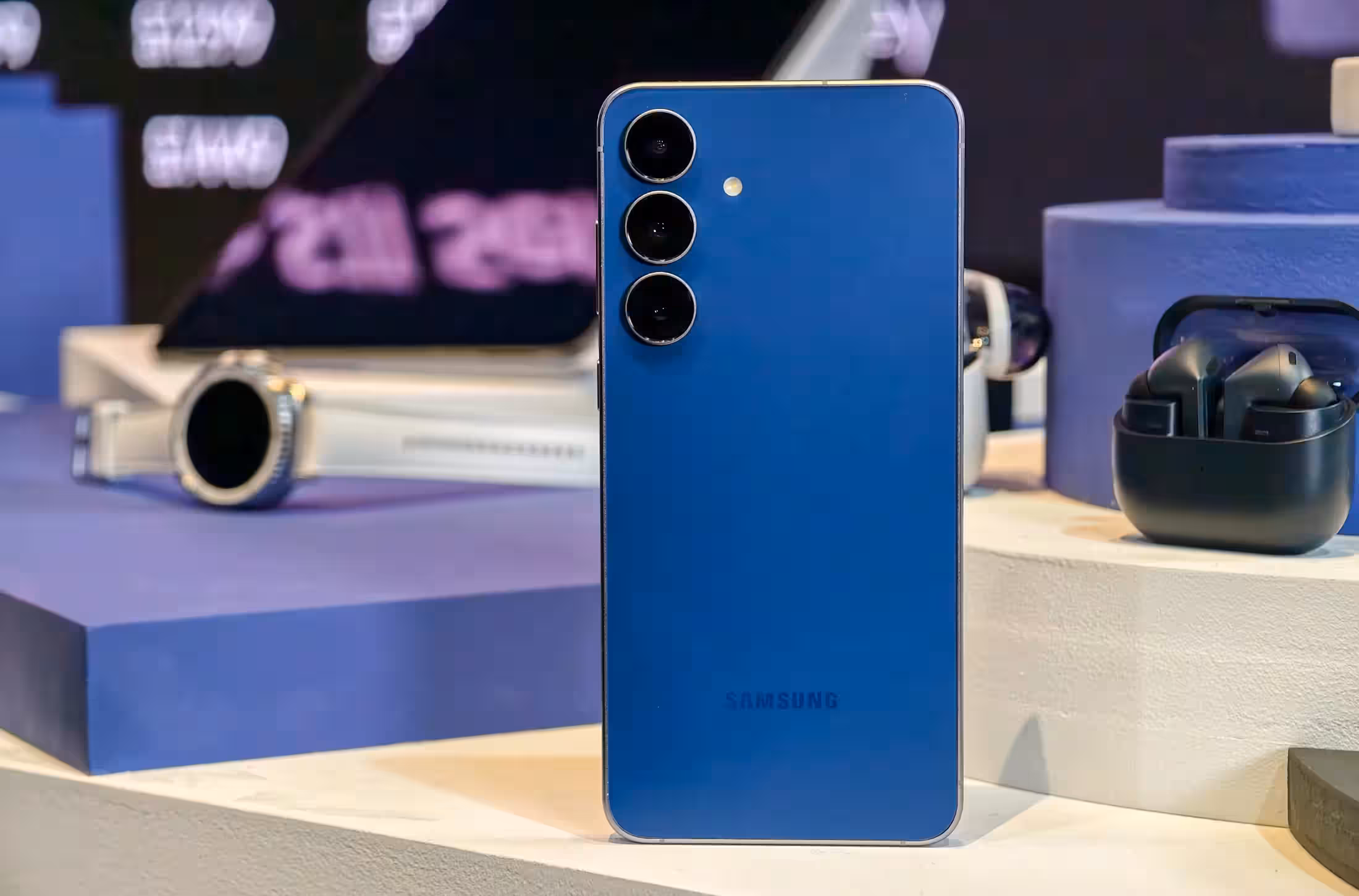 Лучшие новинки IFA 2025: от ИИ-питомцев до защищённых часов 14 samsung galaxy s25 fe tab s11 04.jpg