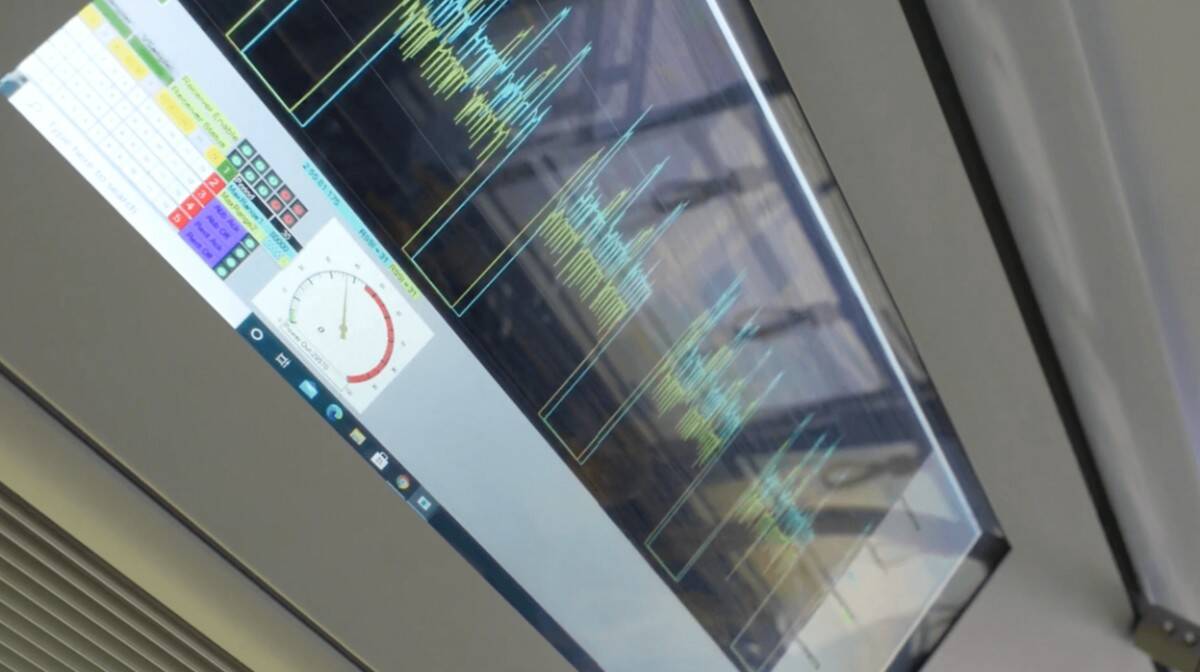 Во Франции протестировали автомагистраль, заряжающую электромобили прямо во время движения 5 arenaev 003 9