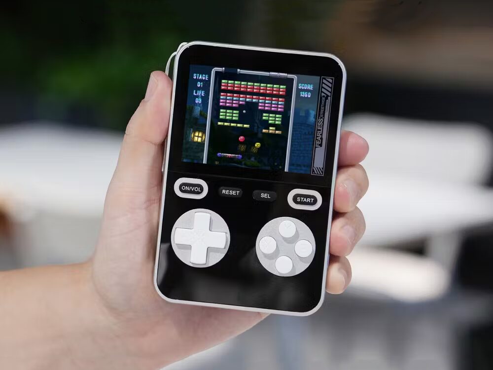 Анонсирована портативная консоль в духе Nintendo Game Boy - Mobile BOY 8 fceb9d36b5