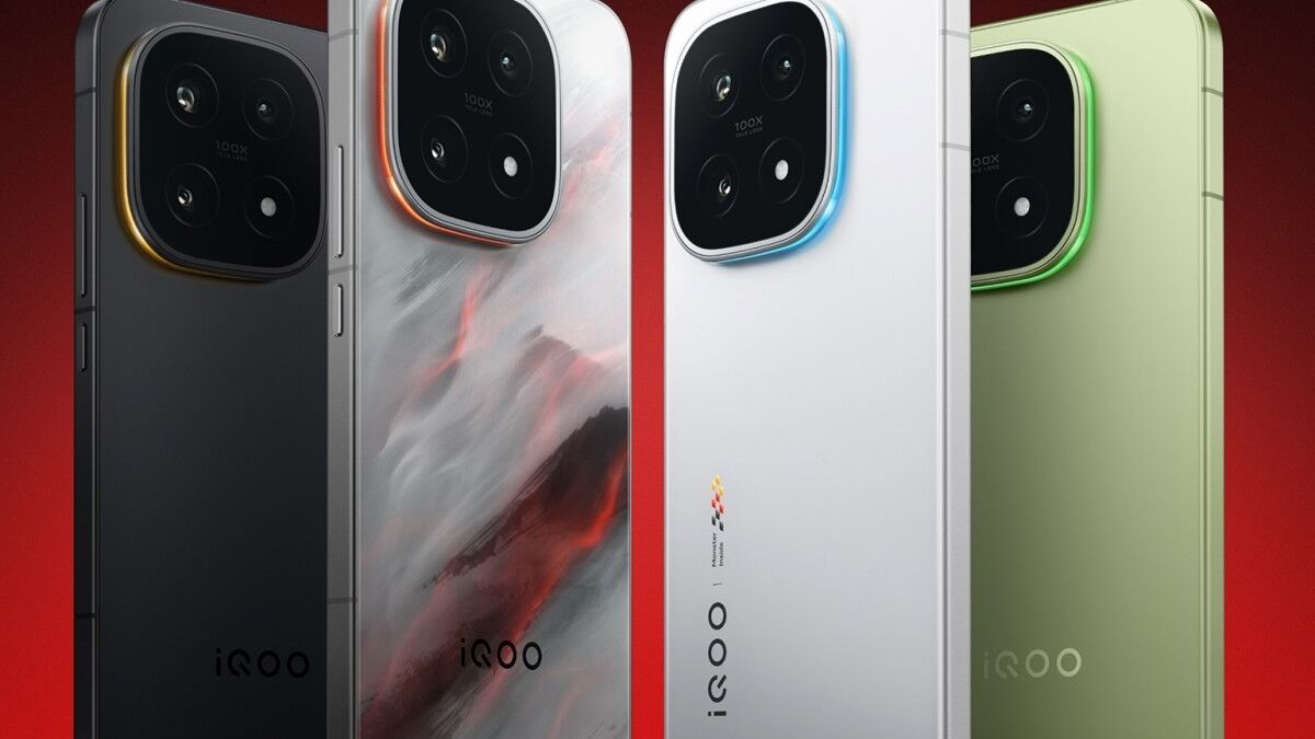 Три смартфона iQOO 15 с тройными камерами, разноцветными рамками и игровым дизайном