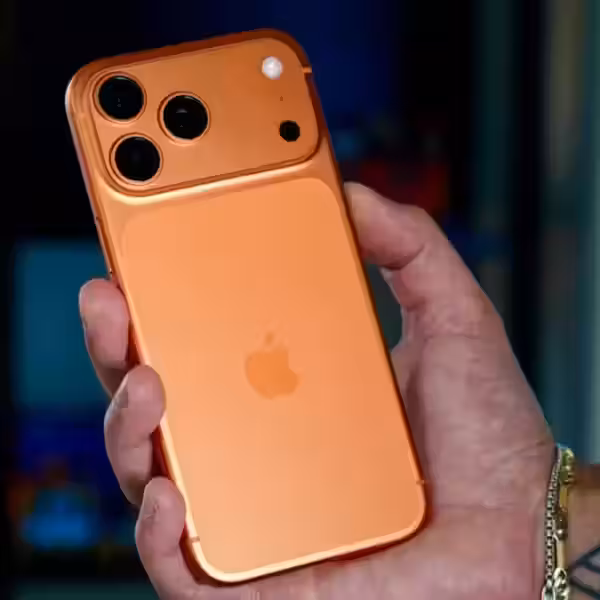 iphone 17 pro cosmic orange fernando.jpg