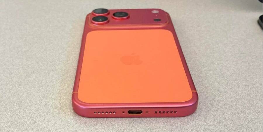 Владельцы оранжевого iPhone 17 Pro жалуются на внезапное изменение цвета корпуса 7 iphone 17 pro discoloration 2