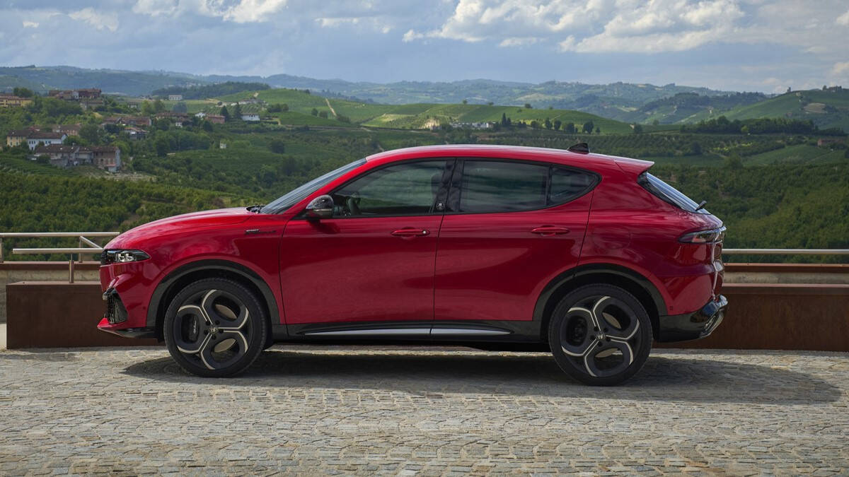 Обновлённый кроссовер Alfa Romeo Tonale получил свежий дизайн и новую версию Sport Special 7