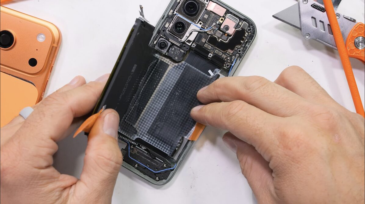 Проведено тестирование на прочность Xiaomi 17 Pro с двумя экранами 5