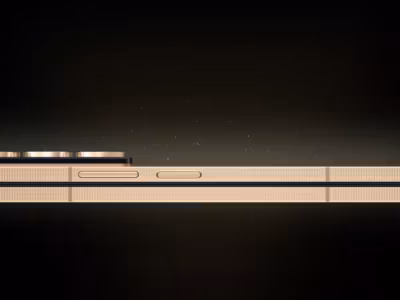 Боковой вид Samsung Galaxy Z Fold 5 в золотом цвете