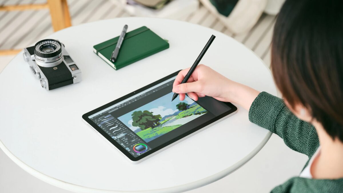 Анонсирован 14-дюймовый Android-планшет Wacom MovinkPad Pro 14 2 wacommovinkpad in use 2506110485