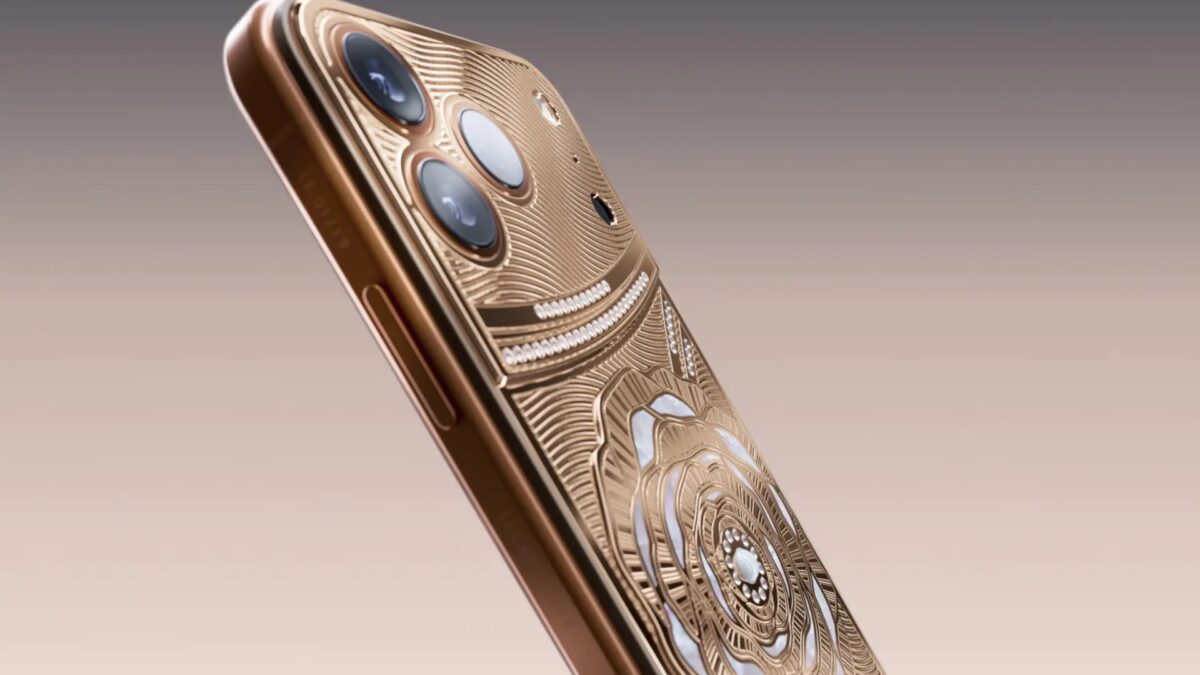 Золотой дизайн корпуса iPhone 17 Pro с камерами и узором