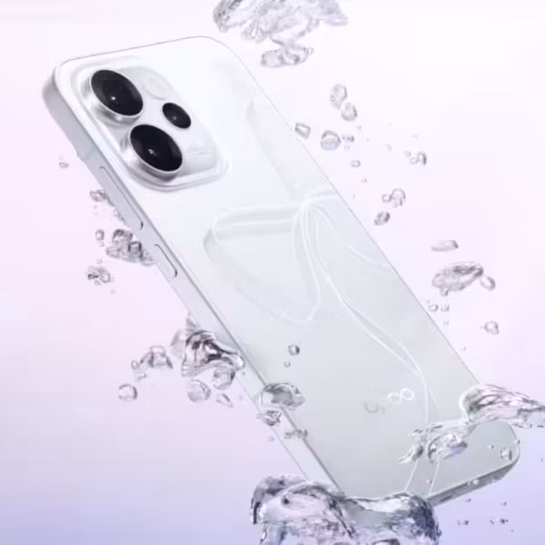 Смартфон OPPO Reno 15 с тремя камерами на задней панели, вид сверху