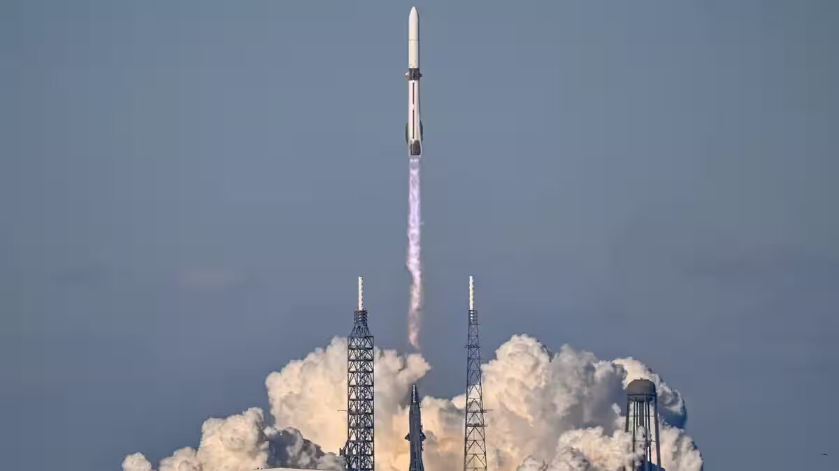 Blue Origin успешно приземлила первую ступень ракеты New Glenn со второй попытки