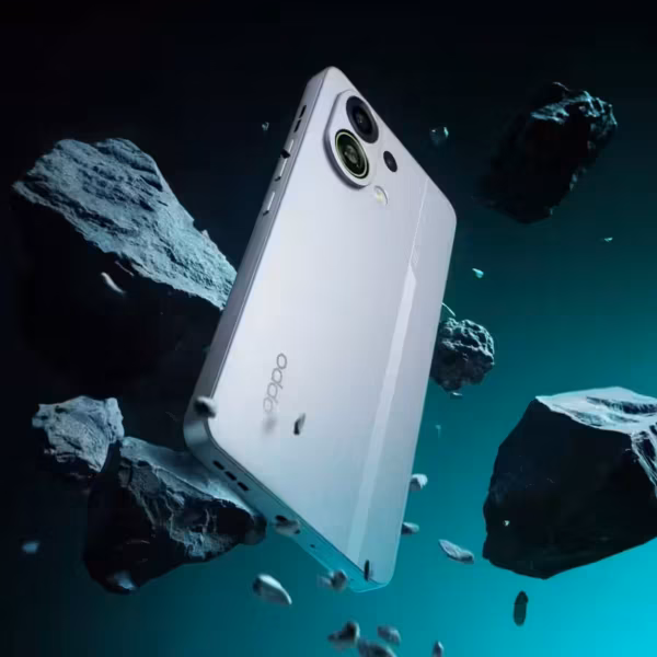 OPPO K15 Turbo Pro в астероидной космической среде с динамичным дизайном и визуальными эффектами