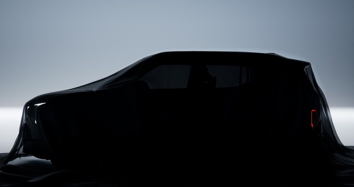 Три модели Lucid Cosmos, Earth и Stay Tuned под покрывалом