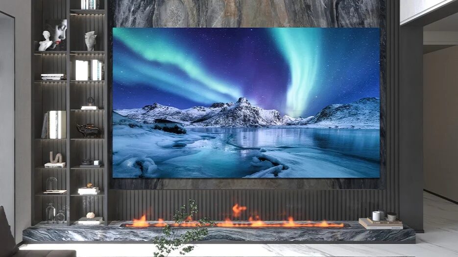 136-дюймовый Micro LED дисплей LG Magnit Active в интерьере на фоне стены