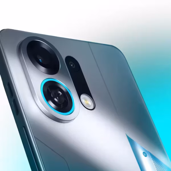 Задняя панель смартфона OPPO K15 Turbo Pro: три камеры, LED-подсветка и крупные модули