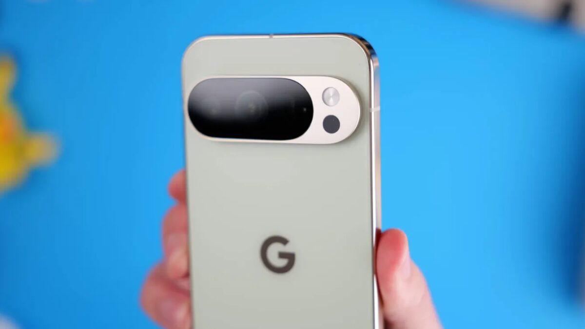 Android 16 QPR3 позволит регулировать яркость фонарика на Pixel 3 pixel 10 pro green camera bar.jpg