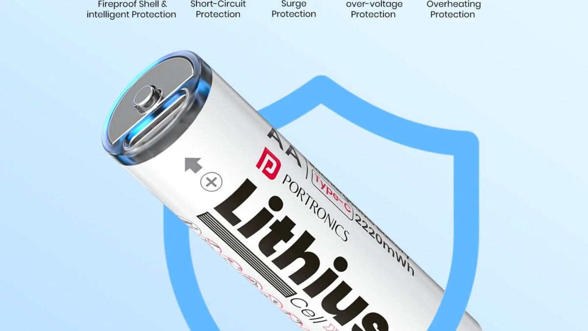 Батарейка Lithius Cell компании Portronics с USB-C интерфейсом и защитным щитом