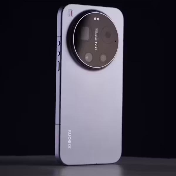 Смартфон Xiaomi 17 Ultra с крупным круглым блоком камер Leica и оптическим зумом 200 Мп