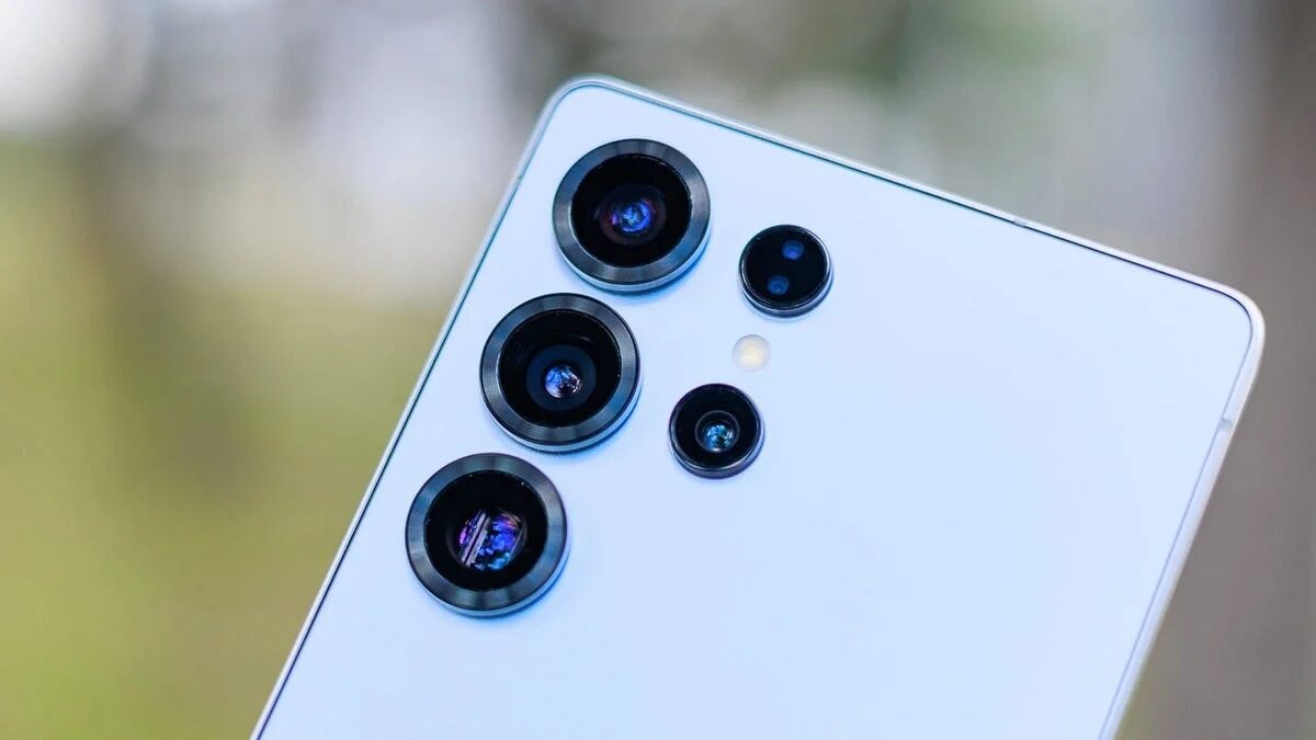 Камера Galaxy S27 Ultra крупный план на задней панели