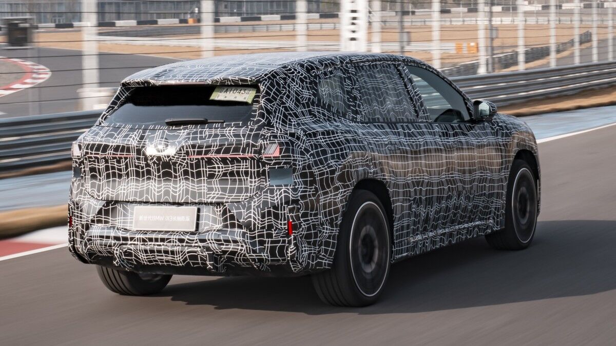 Сравнение литий-ионных и литий-полимерных батарей с изображением внутренних компонентов