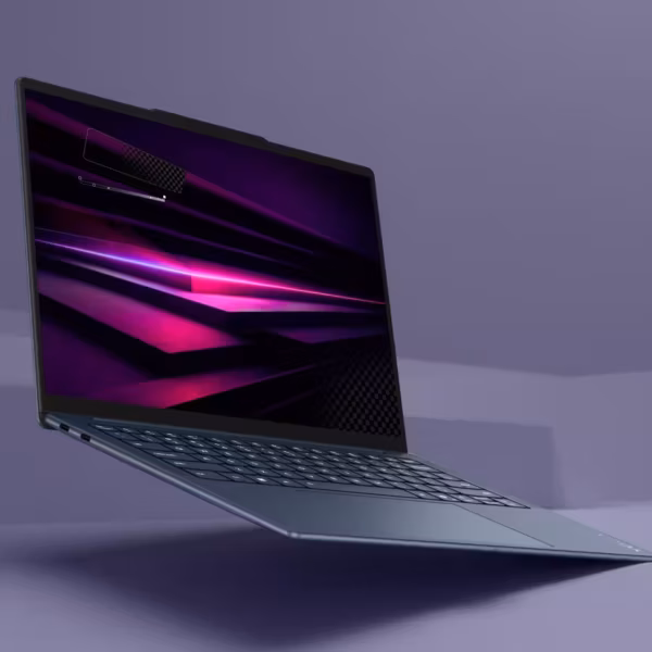 Ноутбук Lenovo Yoga Slim 7x 11-го поколения крупный план на CES 2026