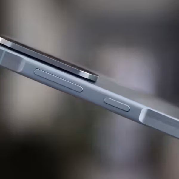 Боковой вид Samsung Galaxy A57 с кнопками питания и громкости