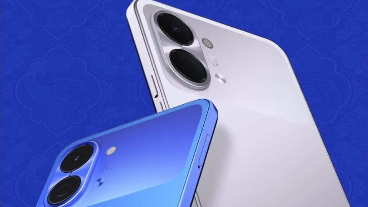 Задняя панель смартфона Tecno Spark Go 3 с двумя камерами и логотипом Tecno