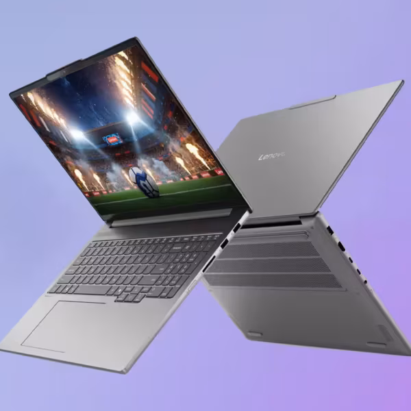 Ноутбук Lenovo IdeaPad Pro 5i с открытым дисплеем и клавиатурой сбоку
